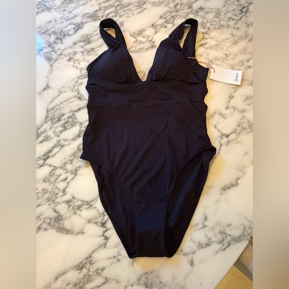 NWT Quince Black Women’s Italian Plunge Ribbed One-Piece Swimsuit Sz M and L - Picture 4 of 6